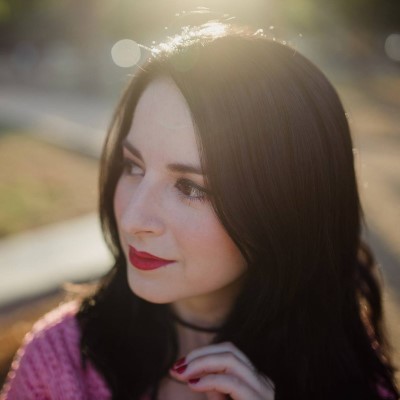 Journalist-turned-content marketing writer at Envato. Alina is passionate about design and the creative industry. She’s a metalhead, jazz enthusiast, and hardcore Tori Amos fan. Alina Midori Hernández