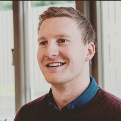 is a digital marketing specialist at Ramp Ventures. He helps manage the content marketing team at Right Inbox. When he's not working, he enjoys traveling and trying to learn Spanish. David Campbell