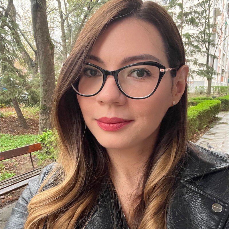 Mirjana Dobric is a seasoned SEO professional with over six years of hands-on experience in optimizing websites and driving organic traffic. She began her career as a content and copywriter, mastering the art of crafting engaging and SEO-friendly content. Mirjana Dobric