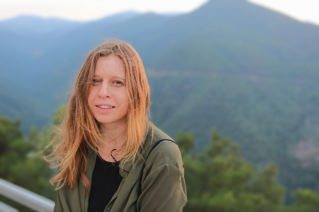 A skilled writer with over 8 years of experience, Yaryna specializes in producing clear, engaging content that demystifies global employment and EOR solutions. Her expertise helps businesses navigate the complexities of expanding remote teams. With a strong background in working alongside product and software development teams, Yaryna brings a tech-savvy perspective to her writing, delivering insightful, in-depth analysis for her readers. Yaryna Kobryn